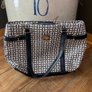 Tommy Hilfiger vintage black & cream handbag purse